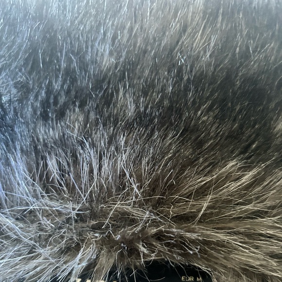 Zara Knit cape gray with faux fur collar size Medium - Picture 7 of 7